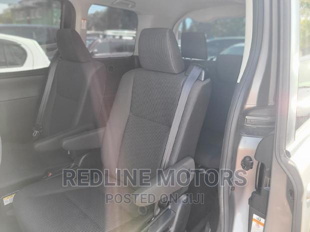2016 Toyota Noah Silver - Minivan for Everyday Reliability