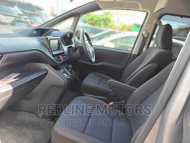 2016 Toyota Noah Silver - Minivan for Everyday Reliability