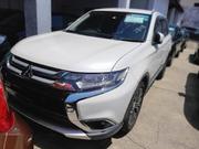 White Mitsubishi Outlander 2016 - Pre-Owned with Low Mileage for sale