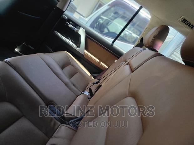 2016 Toyota Land Cruiser Black Edition: Top-of-the-line 4x4