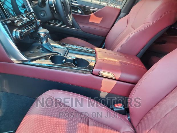 Luxury 2023 Lexus LX in Gray - Drive the Future Today