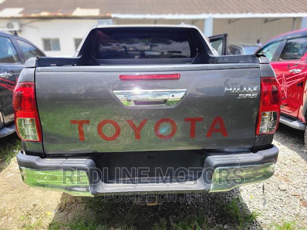 2018 Toyota Hilux Silver: Powerful, Reliable, and Stylish