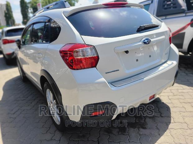 2016 Subaru XV White: Compact SUV with All-Wheel Drive