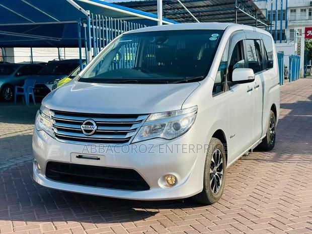 Nissan Serena 2016 Silver