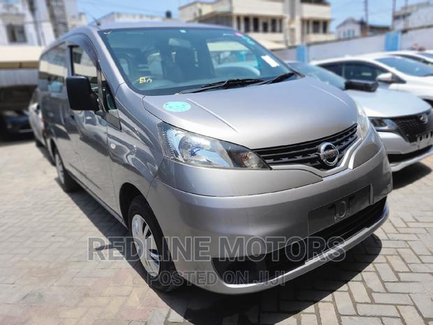 2016 Nissan NV200 Silver: The Perfect Compact Van for Your Business