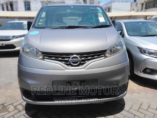 2016 Nissan NV200 Silver: The Perfect Compact Van for Your Business