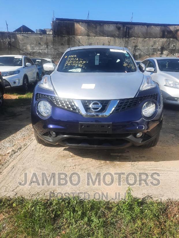 Blue 2016 Nissan Juke S FWD: Compact SUV with Powerful Performance