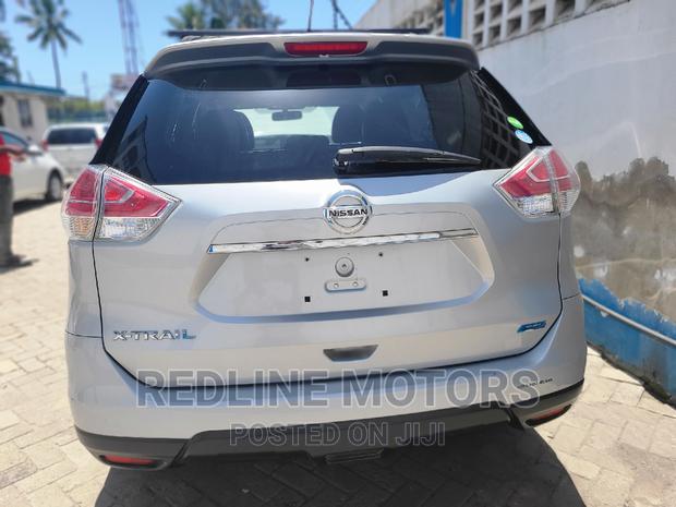 2016 Nissan X-Trail White SUV: Used Vehicle