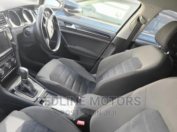 2017 Volkswagen Golf Blue: Powerful, Stylish, and Eco-Friendly