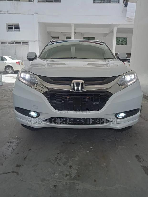 Honda Vezel 2016 White