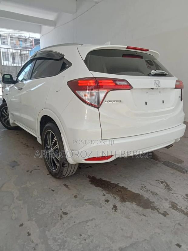 Honda Vezel 2016 White
