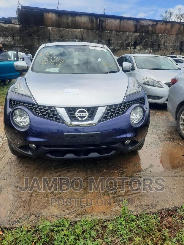 Blue 2016 Nissan Juke S FWD: Compact SUV with Powerful Performance