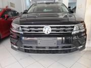 2016 Tiguan Black: Volkswagen's Compact SUV with Elegance and Power for sale