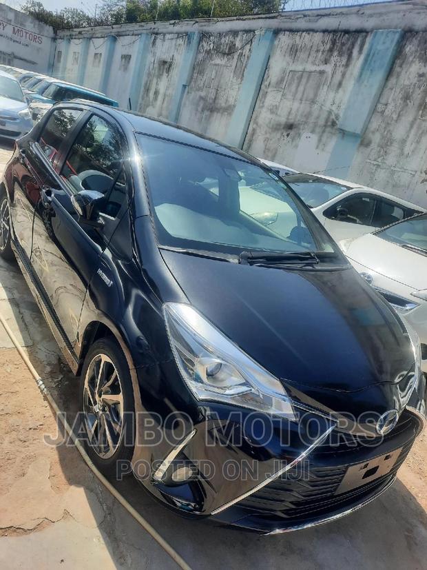 2016 Toyota Vitz Black: Black Beauty, Compact and Powerful