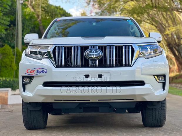 Toyota Land Cruiser Prado 2017 Off white