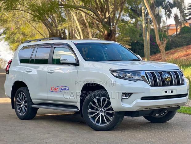 Toyota Land Cruiser Prado 2017 Off white