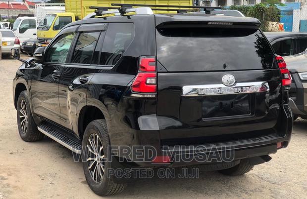 Black 2017 Toyota Land Cruiser Prado 2.8 - Premium Off-Road SUV
