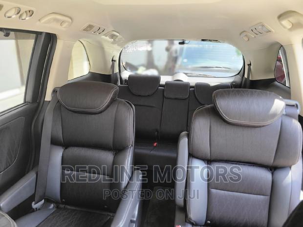 White 2016 Honda Odyssey: Comfortable and Efficient Minivan for Sale