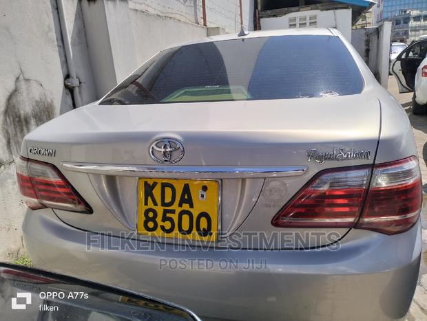 Toyota Crown 2014 Silver