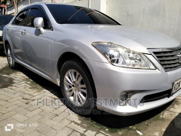 Toyota Crown 2014 Silver