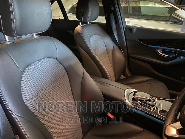 Mercedes-Benz C180 2016 Silver - Stylish Sedan at Great Price