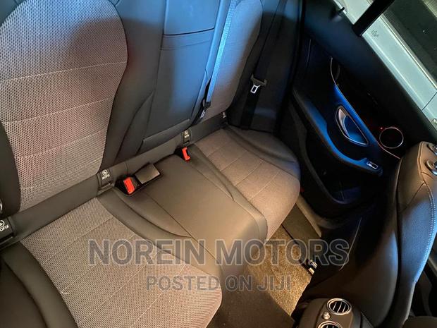 Mercedes-Benz C180 2016 Silver - Stylish Sedan at Great Price
