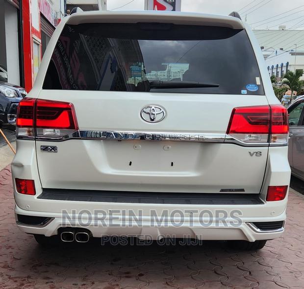 White 2017 Toyota Land Cruiser: Where Power Meets Sophistication