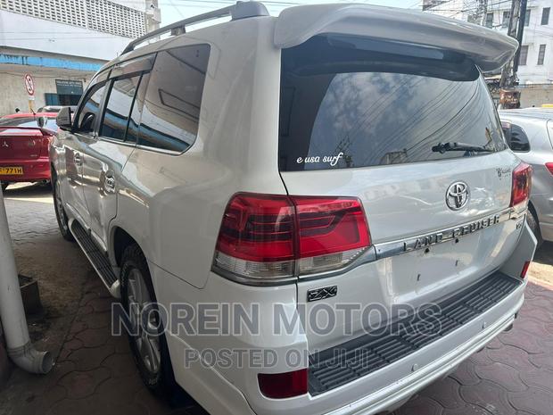2008 Toyota Land Cruiser - White, Impeccable Condition