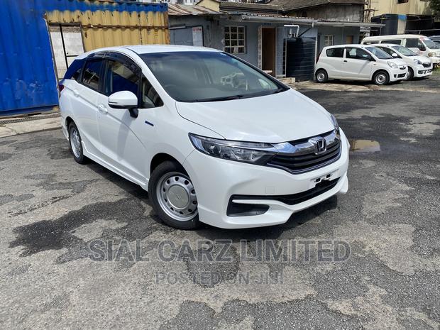 Quality Used Honda Shuttle 1.5 Hybrid 2WD 2016 - White