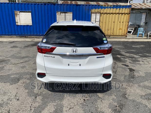 Quality Used Honda Shuttle 1.5 Hybrid 2WD 2016 - White