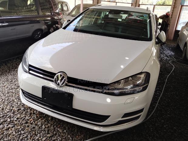 Volkswagen Golf 2016 White