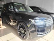 Black Land Rover Range Rover Vogue 2017 - Prestigious SUV for sale
