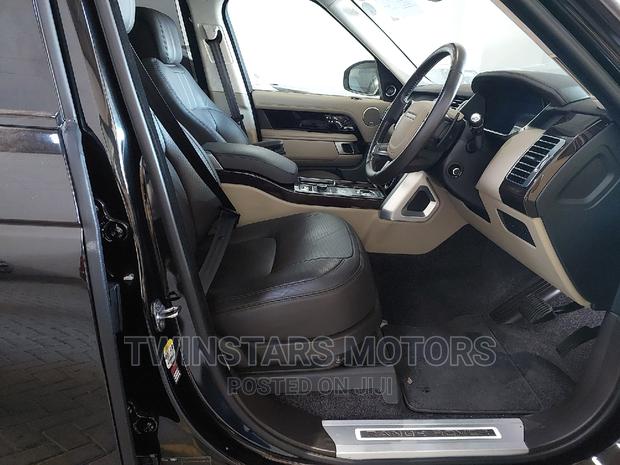 New 2019 Range Rover Vogue in Black: Luxury and Power