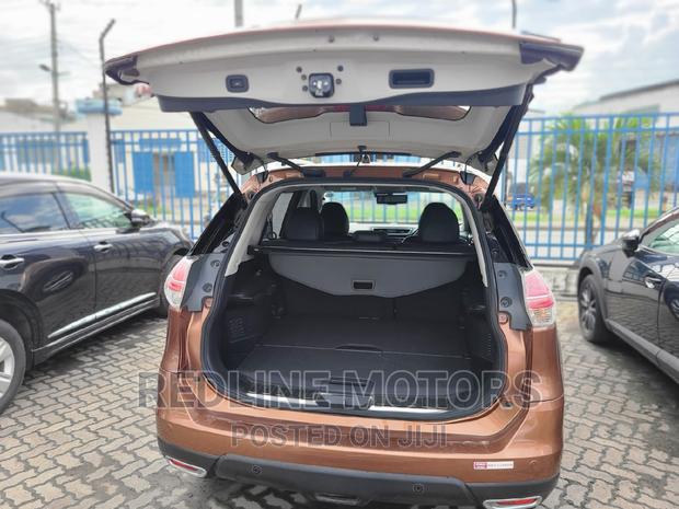 Gold 2016 Nissan X-Trail: Luxurious Off-Roader for a Great Price