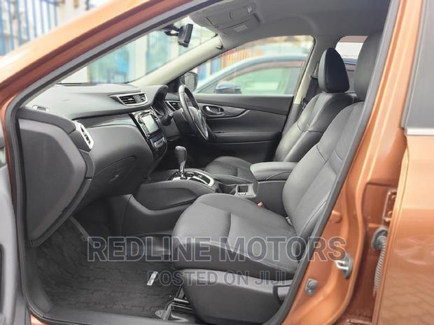 Gold 2016 Nissan X-Trail: Luxurious Off-Roader for a Great Price