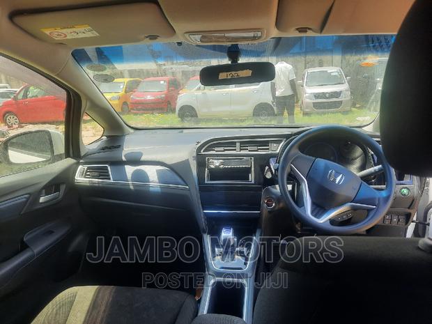 2016 Honda Shuttle Fit 1.5L Hybrid 2WD White