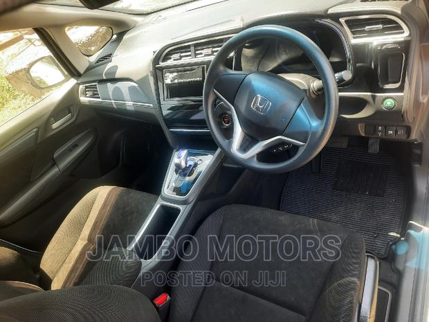 2016 Honda Shuttle Fit 1.5L Hybrid 2WD White