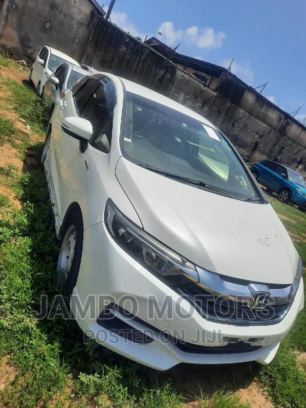 2016 Honda Shuttle Fit 1.5L Hybrid 2WD White