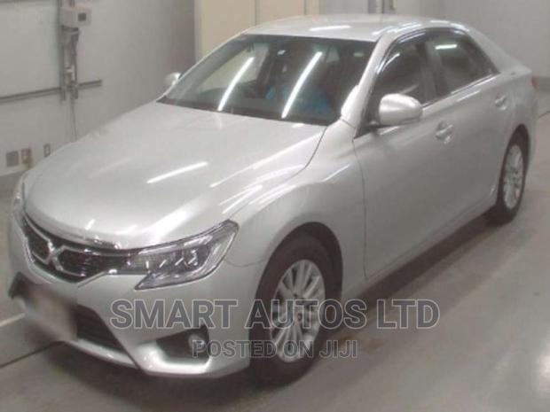 Latest 2016 Toyota Mark X Silver - Spacious Sedan