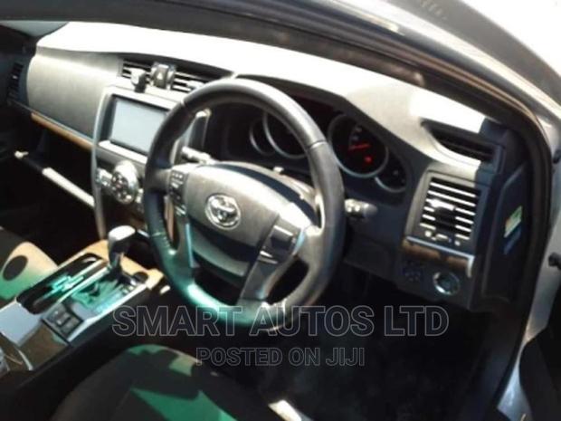 Latest 2016 Toyota Mark X Silver - Spacious Sedan