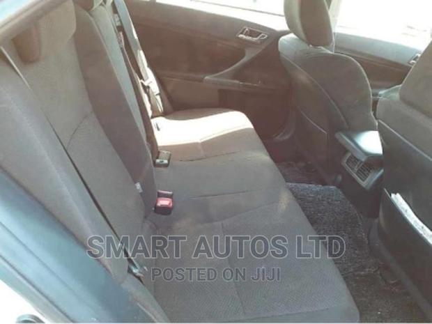 Latest 2016 Toyota Mark X Silver - Spacious Sedan