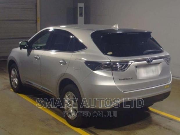 Pre-Owned 2016 Toyota Harrier in Silver: Impeccable Condition