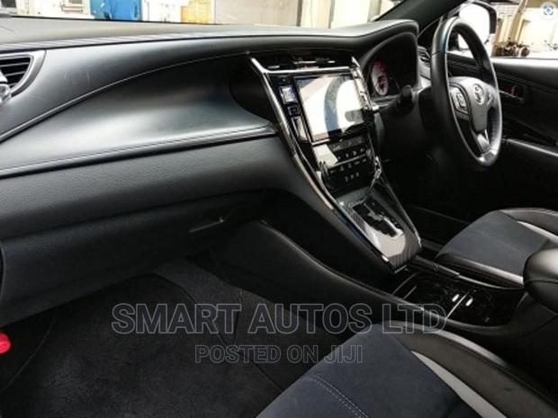 2017 Toyota Harrier Black Edition: High-End SUV Deal