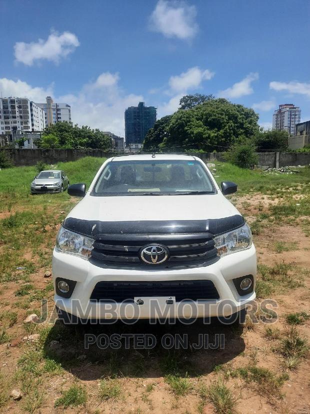 White 2016 Toyota Hilux - Ultimate Truck Experience
