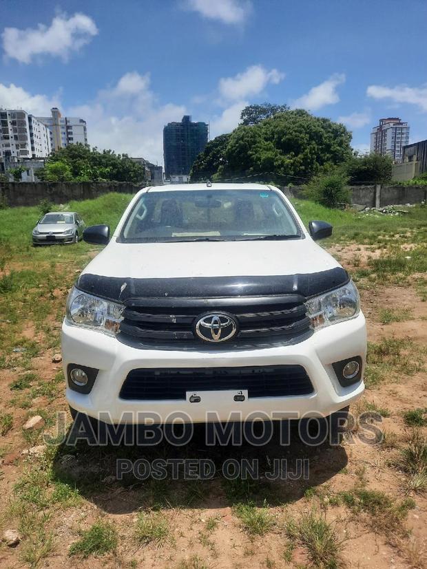 White 2016 Toyota Hilux - Ultimate Truck Experience