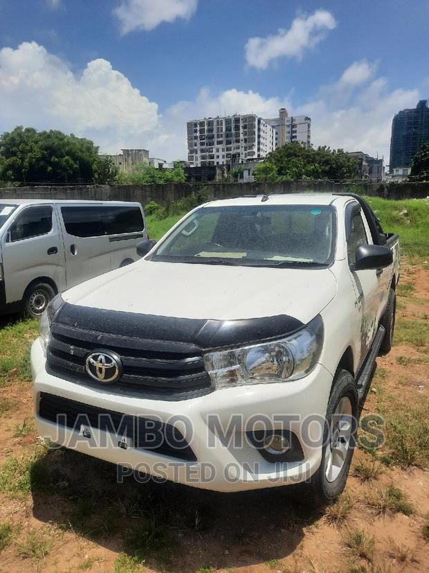 White 2016 Toyota Hilux - Ultimate Truck Experience