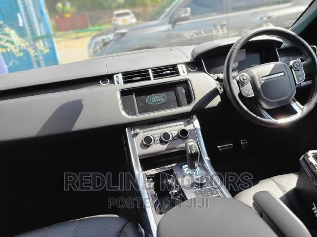 New 2016 Land Rover Range Rover in Black: Top-of-the-line SUV