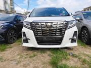 White Toyota Alphard 2016 - Premium Sedan Available for sale