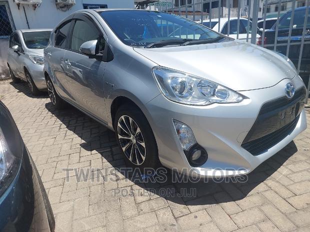 Economical 2017 Toyota Aqua Silver: Perfect for Daily Commutes!
