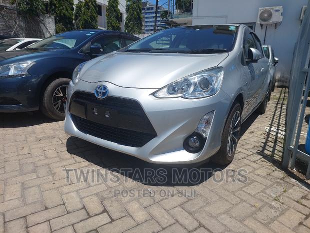 Economical 2017 Toyota Aqua Silver: Perfect for Daily Commutes!